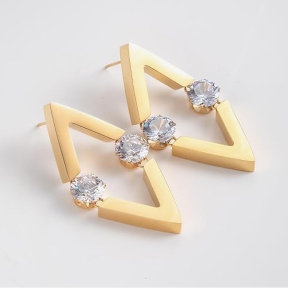 Gold V earrings with cz diamonds unique earrings dainty classy designer … - Picture 1 of 2